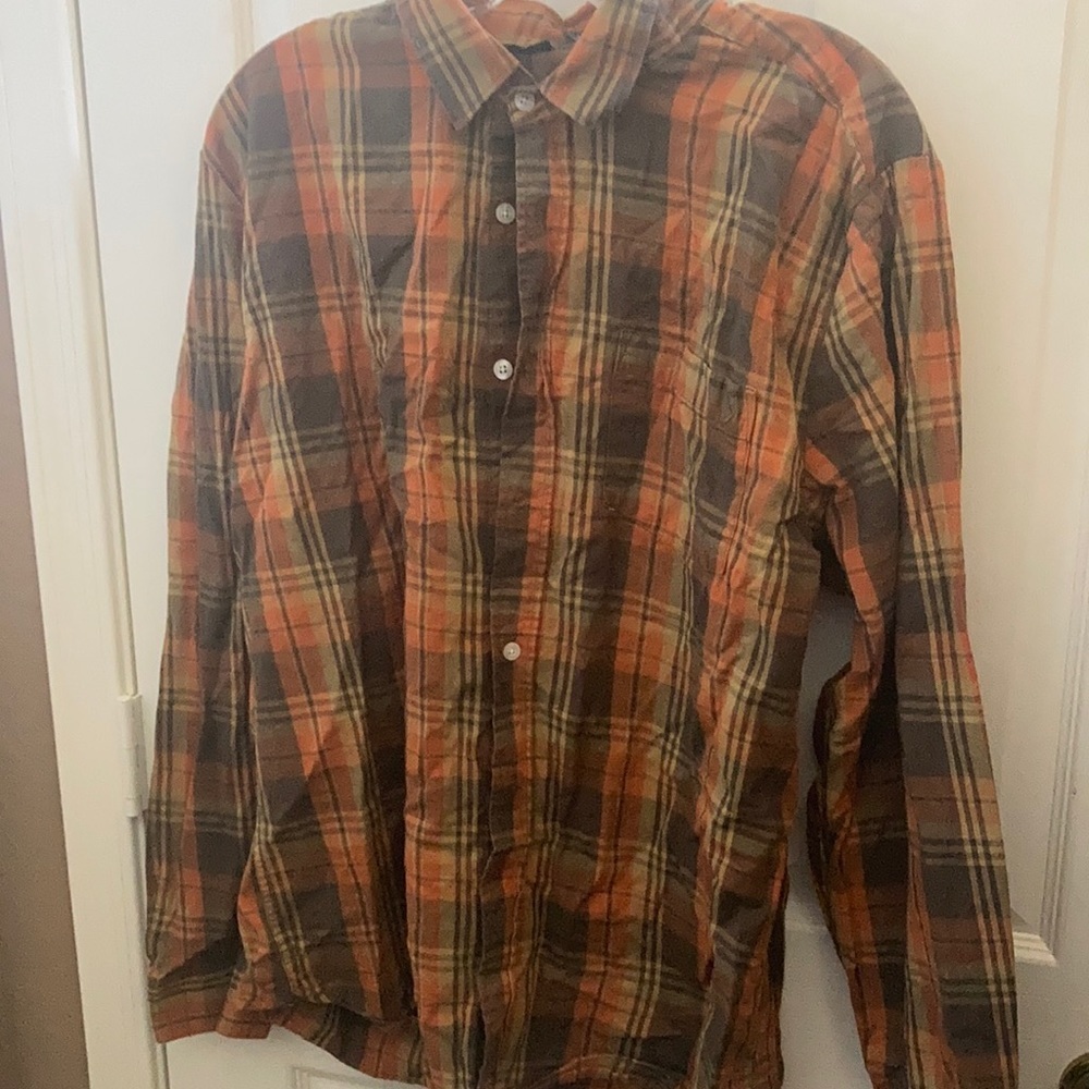 FINAL MARKDOWN MEN’S volcom shirt large